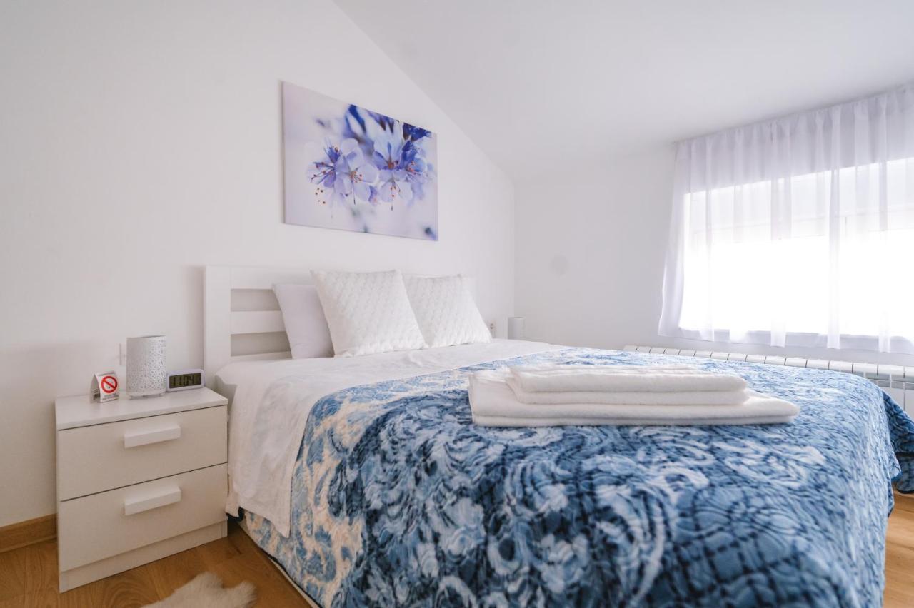 Mikonos Apartman Surcin Ngoại thất bức ảnh