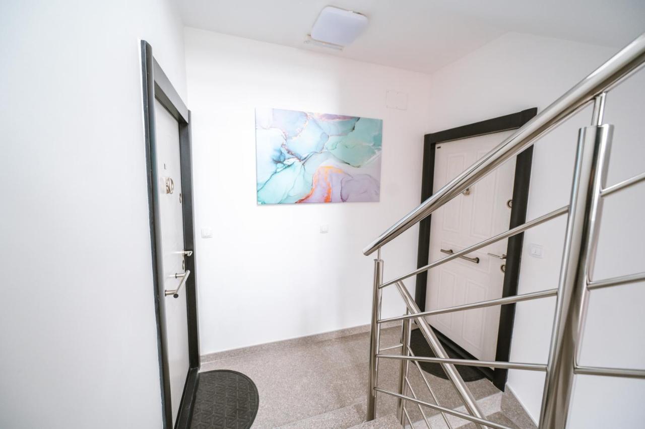 Mikonos Apartman Surcin Ngoại thất bức ảnh