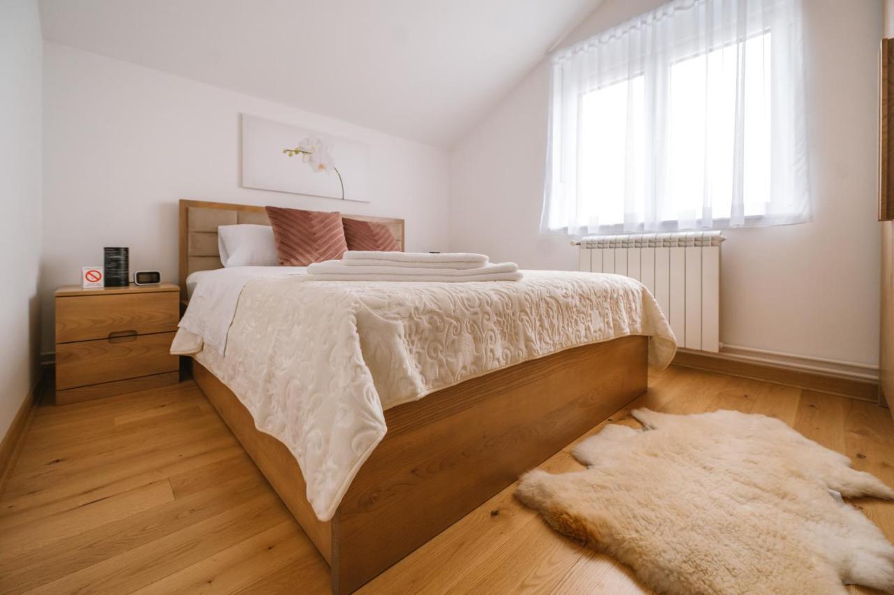 Mikonos Apartman Surcin Ngoại thất bức ảnh